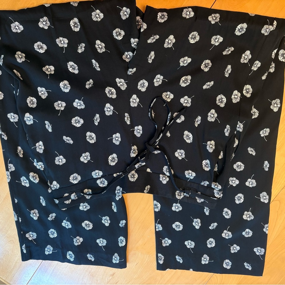 Talbots Black and White Floral Trousers! Never worn without tag!